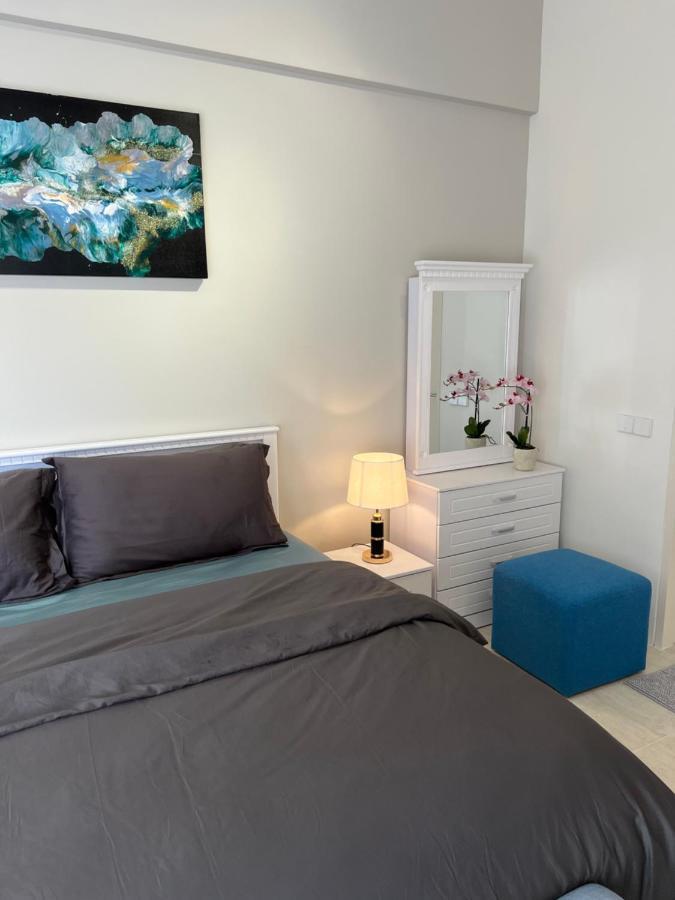 By The Sea Beachfront Designer Suites Penang - Managed By Art Of Tree Batu Feringgi Bagian luar foto