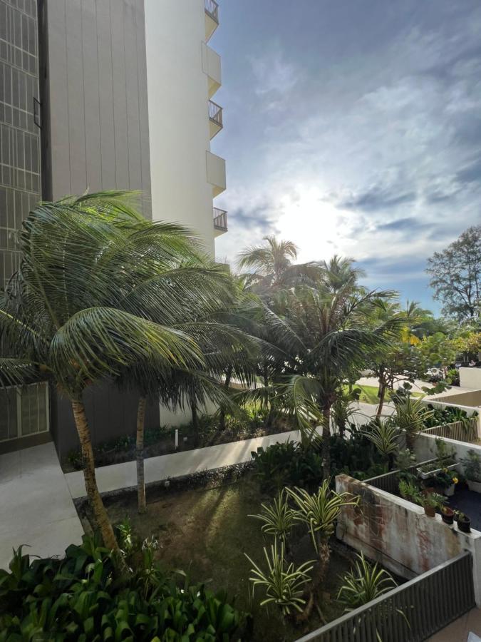 By The Sea Beachfront Designer Suites Penang - Managed By Art Of Tree Batu Feringgi Bagian luar foto