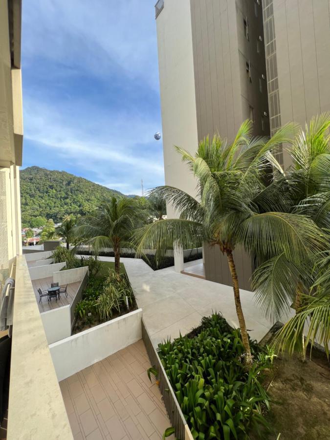 By The Sea Beachfront Designer Suites Penang - Managed By Art Of Tree Batu Feringgi Bagian luar foto