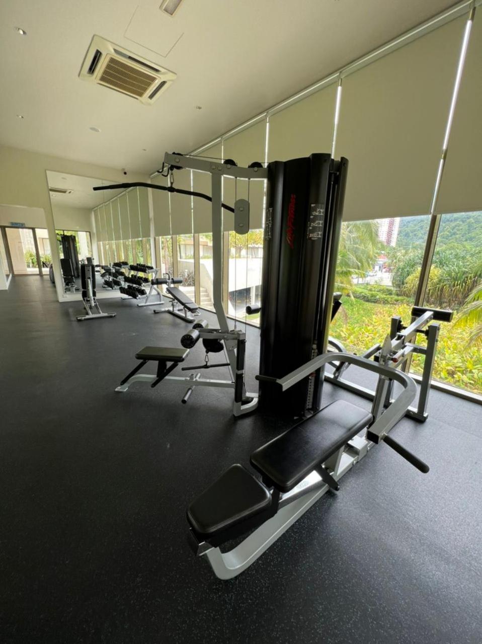 By The Sea Beachfront Designer Suites Penang - Managed By Art Of Tree Batu Feringgi Bagian luar foto